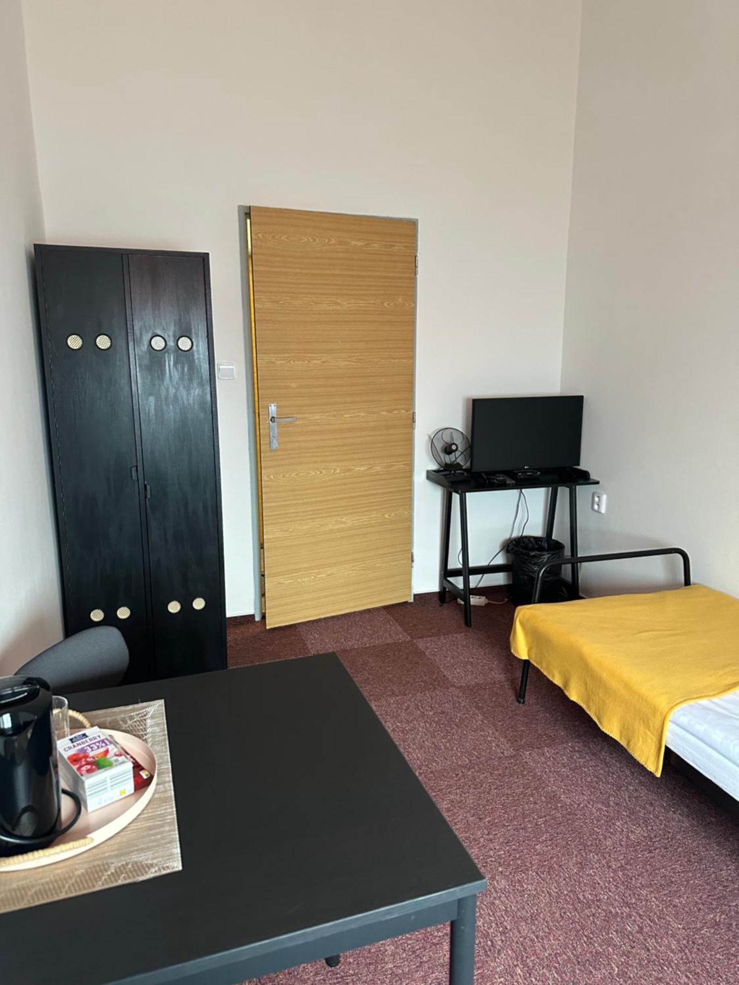 Ostello Kolotuk Hradec Králové Esterno foto